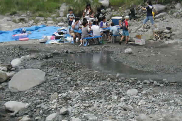 河原でBBQ3